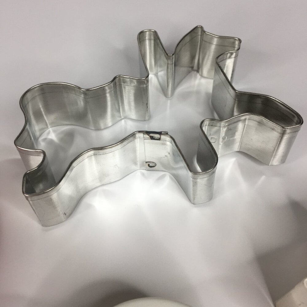 6 Cookie Cutters Various Shapes Carousel Hearts Cross Shamrock Clover Airplane - Picture 3 of 14